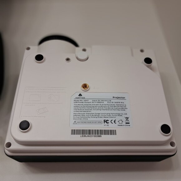 Adeptico LS35UW Portable Projector | Compact HDMI Media Device - Picture 5 of 5